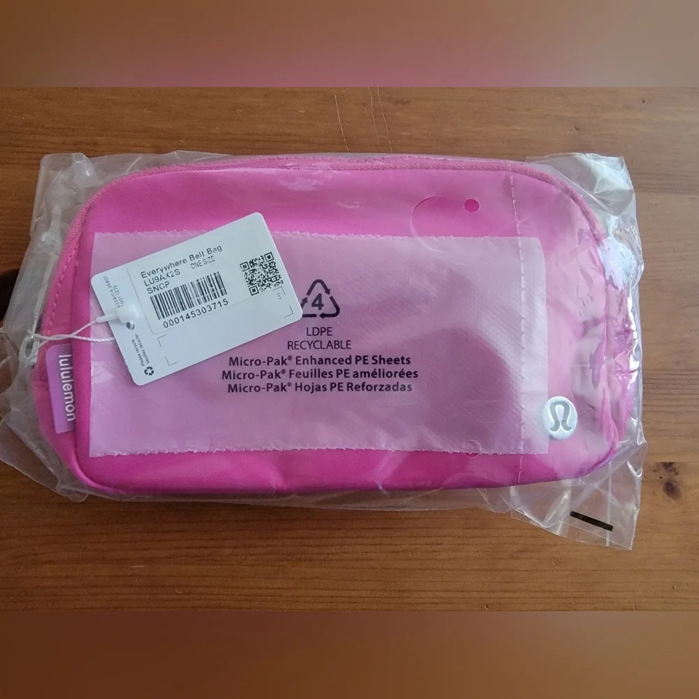 NEW! Lululemon Everywhere Beltbag 1L Sonic Pink! - Picture 7 of 9